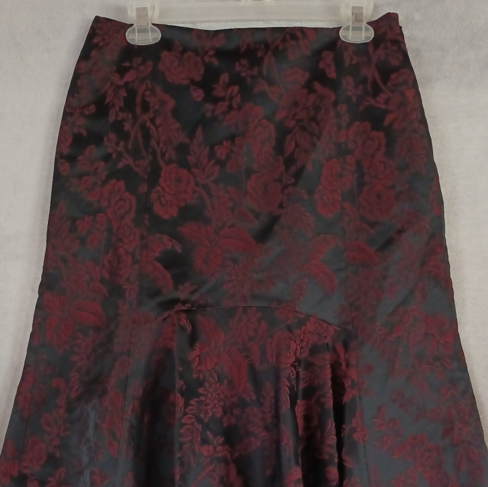 Ann Taylor Women's Size 8P Skirt Black Red Marron Burgundy Floral A -Line